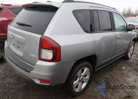 2016 Jeep Compass Latitude z USA, uszkodzony, nr VIN 1C4NJDEB3GD616556